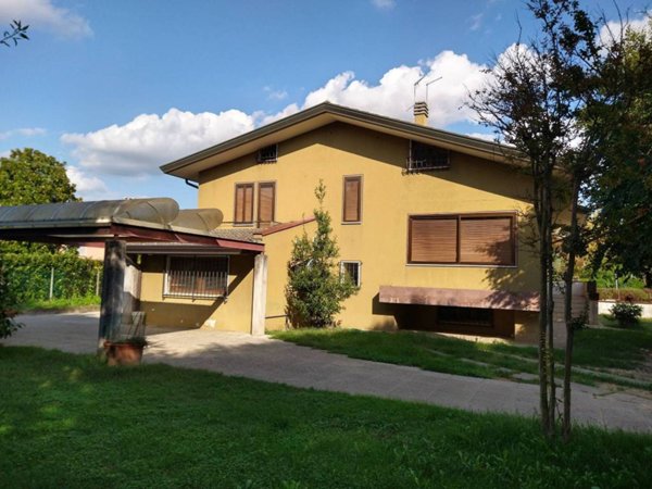 casa indipendente in vendita a Villorba in zona Carità