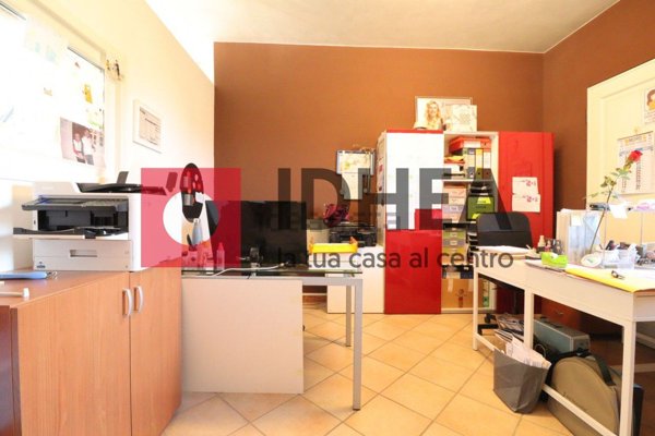 locale commerciale in vendita a Villorba in zona Catena