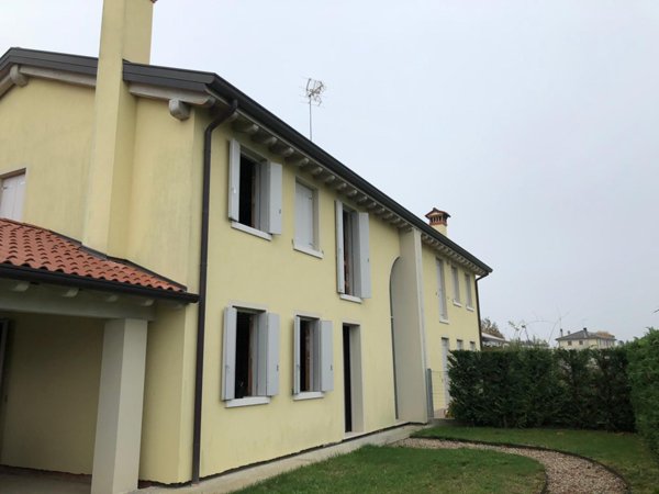casa indipendente in vendita a Villorba in zona Lancenigo