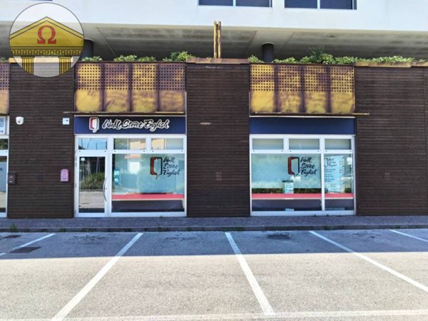 negozio in vendita a Villorba in zona Fontane