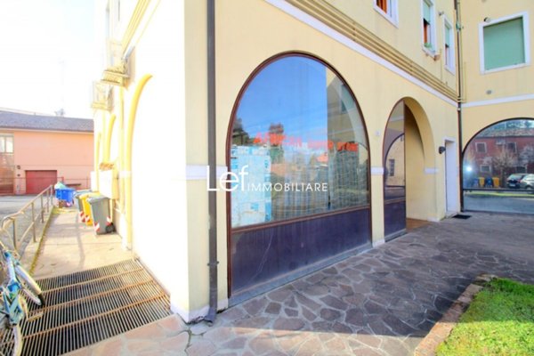 negozio in vendita a Villorba in zona Carità