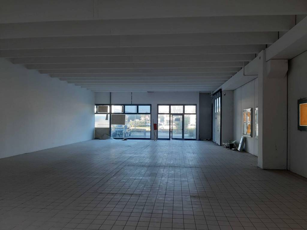 locale di sgombero in vendita a Villorba