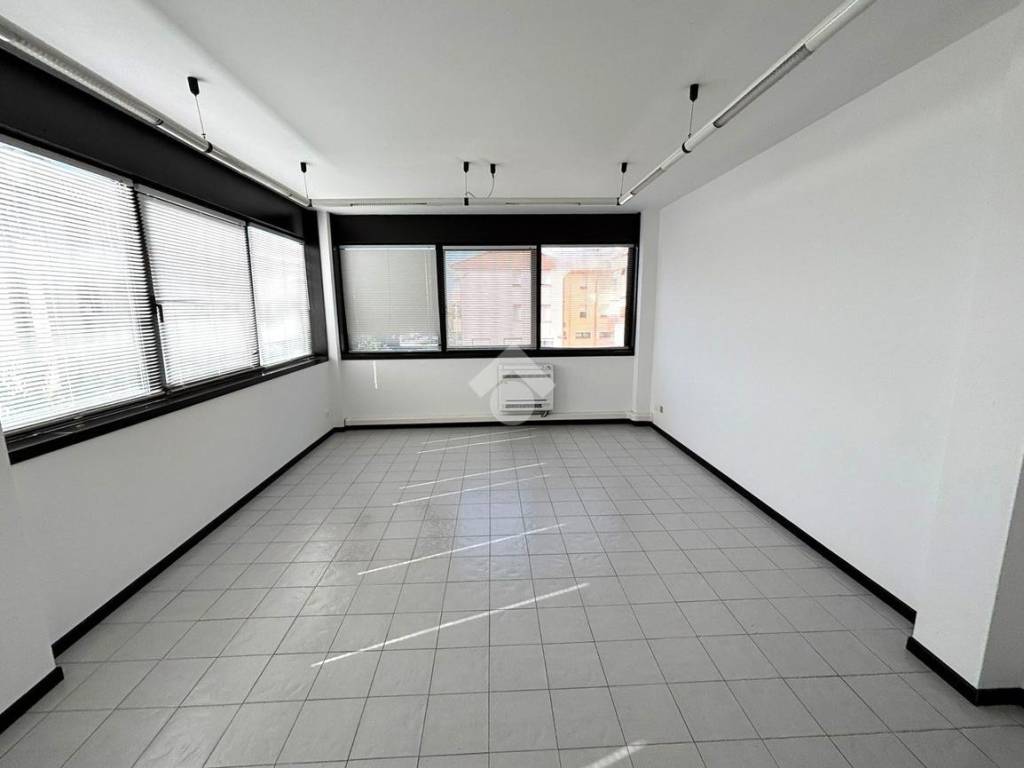 ufficio in vendita a Villorba in zona Lancenigo