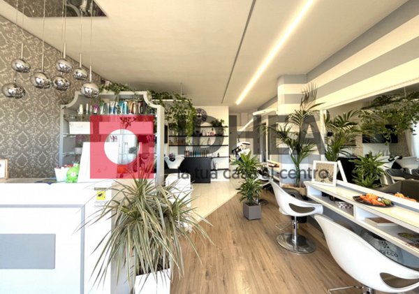 negozio in vendita a Villorba in zona Carità