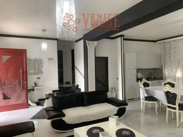 casa indipendente in vendita a Villorba in zona Carità