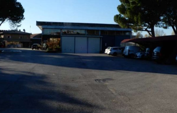 capannone in vendita a Villorba in zona Fontane