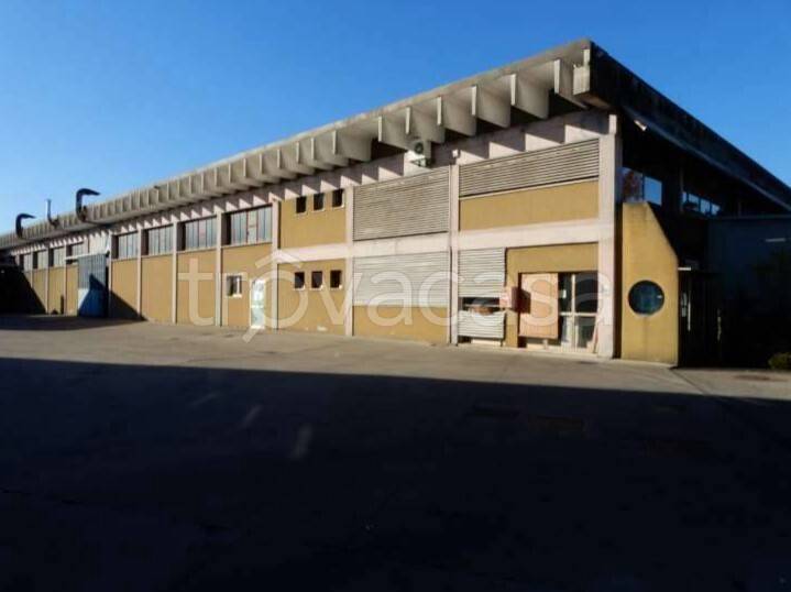 locale commerciale in vendita a Villorba in zona Fontane