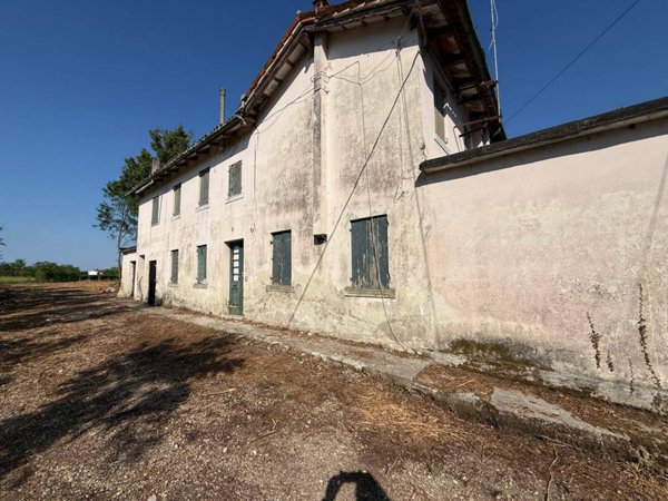 casale in vendita a Villorba in zona Lancenigo