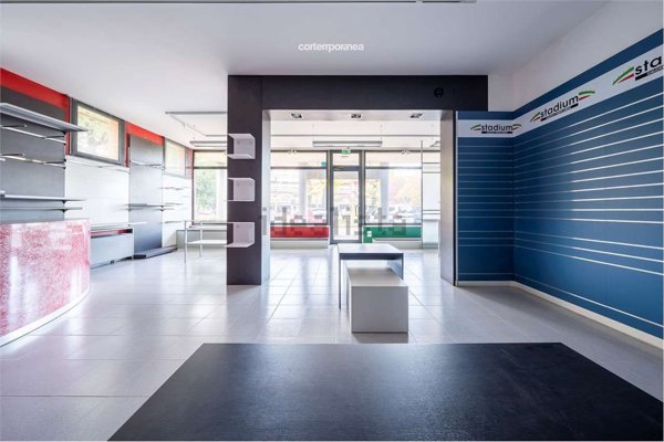 locale di sgombero in vendita a Vittorio Veneto