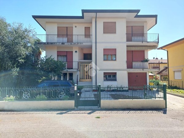 casa indipendente in vendita a Vittorio Veneto
