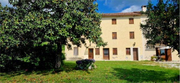 casa indipendente in vendita a Vittorio Veneto