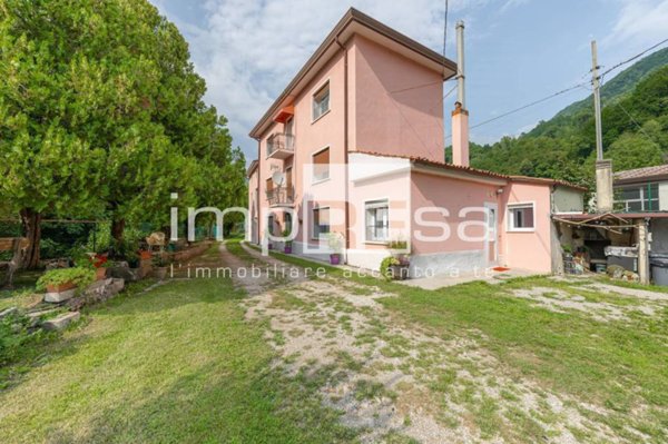 casa indipendente in vendita a Vittorio Veneto