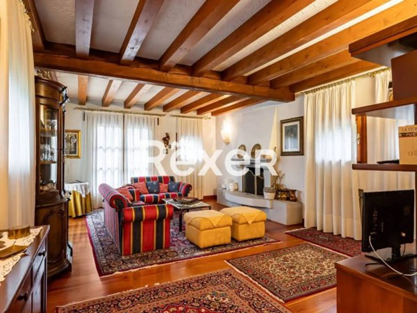 casa indipendente in vendita a Vittorio Veneto