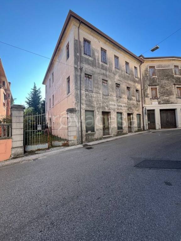 casa indipendente in vendita a Vittorio Veneto
