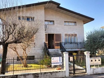 casa indipendente in vendita a Vittorio Veneto