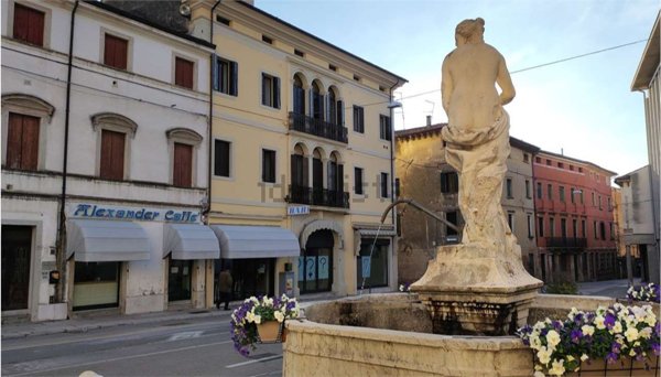 locale di sgombero in vendita a Vittorio Veneto