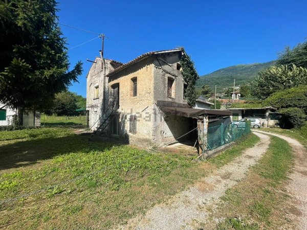 quadrivano in vendita a Vittorio Veneto