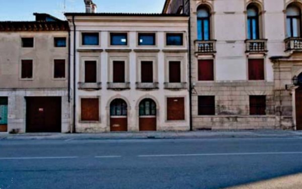 casa indipendente in vendita a Vittorio Veneto
