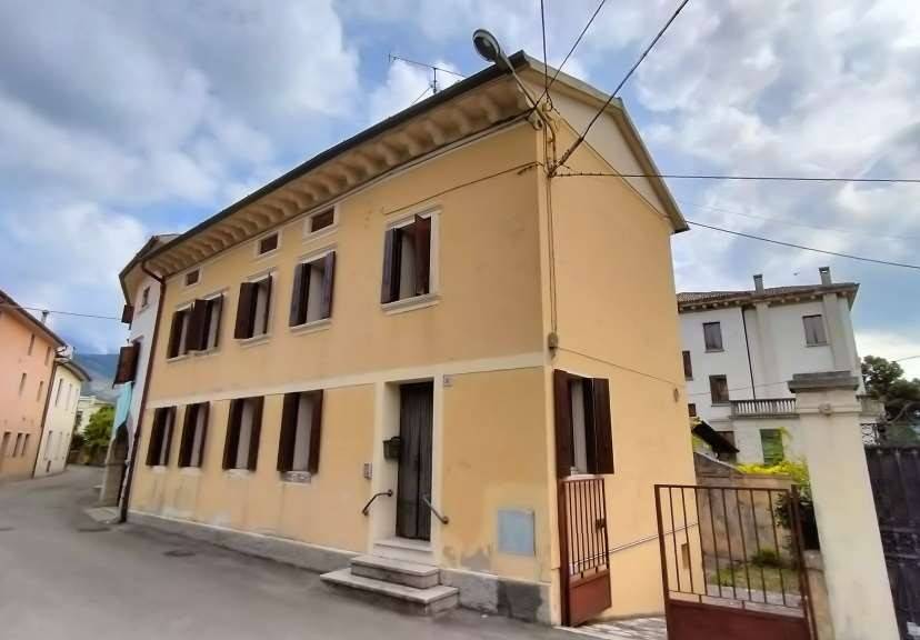 casa indipendente in vendita a Vittorio Veneto