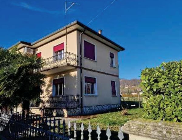 casa indipendente in vendita a Vittorio Veneto