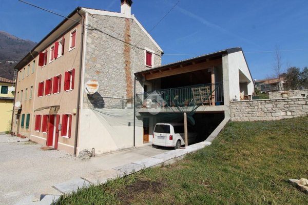 casa indipendente in vendita a Vittorio Veneto