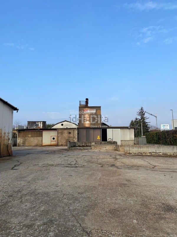 capannone in vendita a Vittorio Veneto