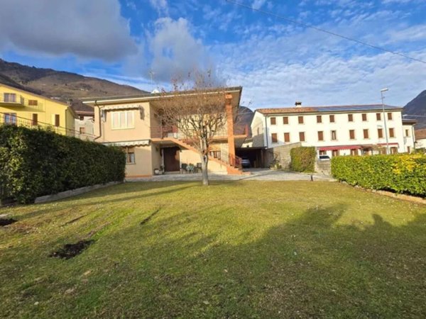 casa indipendente in vendita a Vittorio Veneto