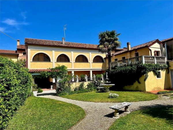 casa indipendente in vendita a Vittorio Veneto