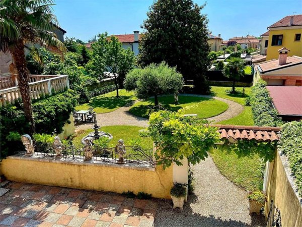 casa indipendente in vendita a Vittorio Veneto