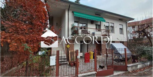 casa indipendente in vendita a Vittorio Veneto