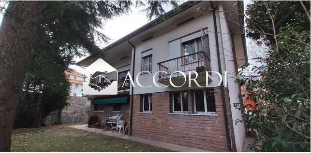 casa indipendente in vendita a Vittorio Veneto