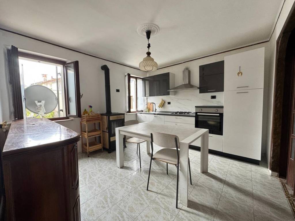 casa indipendente in vendita a Vittorio Veneto