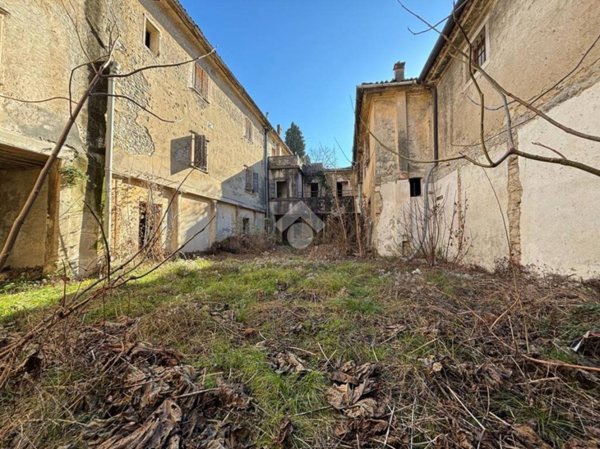 casa indipendente in vendita a Vittorio Veneto