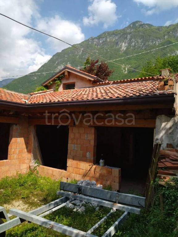 casa indipendente in vendita a Vittorio Veneto