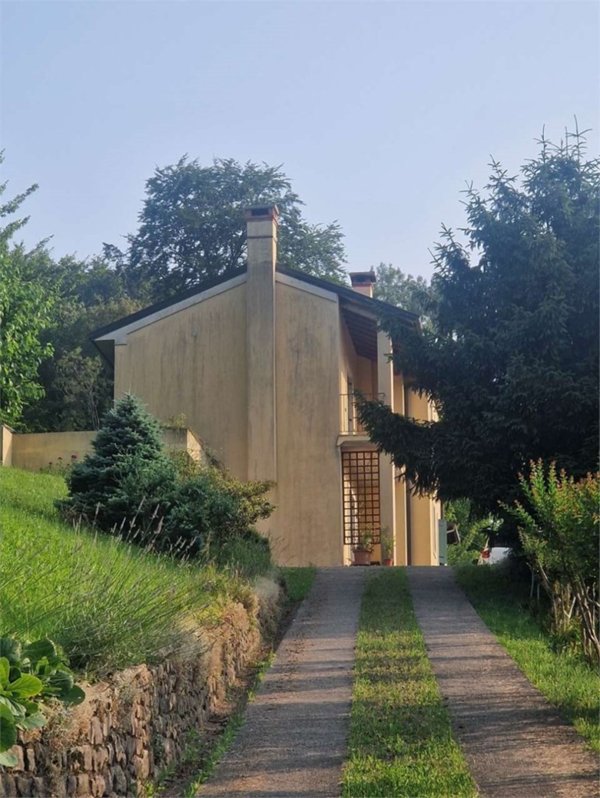 casa indipendente in vendita a Vittorio Veneto