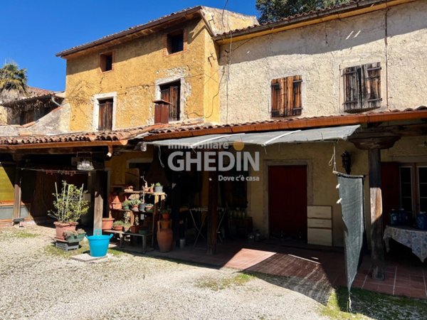 casa indipendente in vendita a Vittorio Veneto