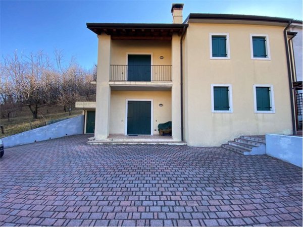 casa indipendente in vendita a Vittorio Veneto