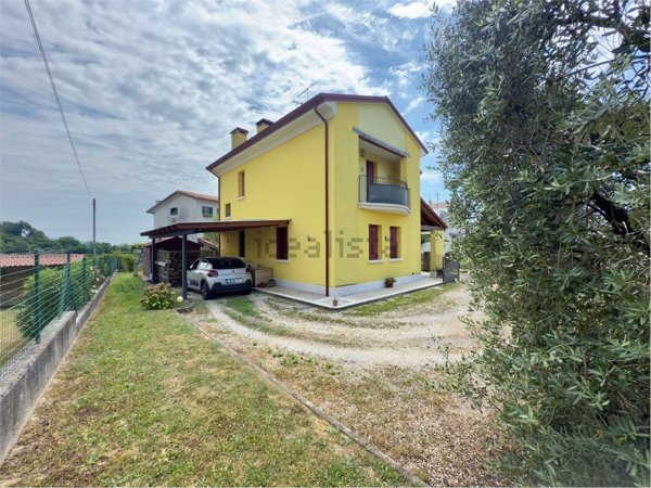casa indipendente in vendita a Vittorio Veneto