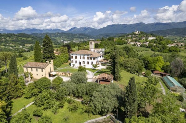 casa indipendente in vendita a Vittorio Veneto