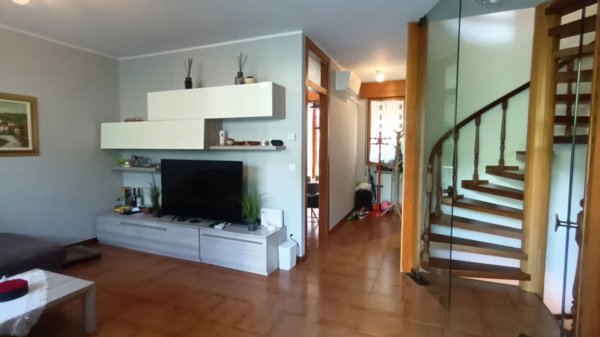 casa indipendente in vendita a Vittorio Veneto