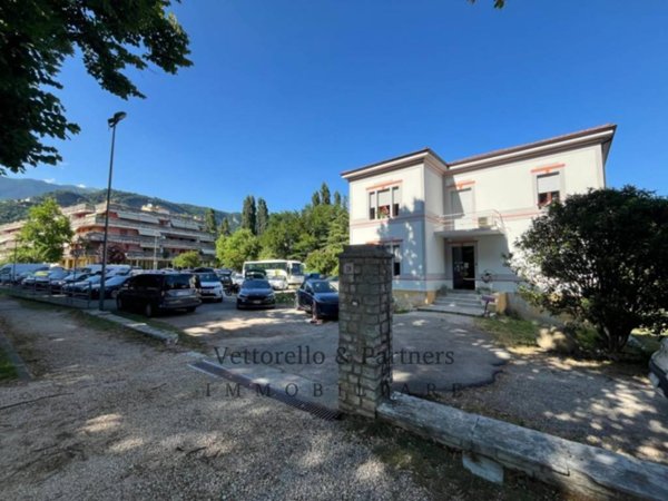 casa indipendente in vendita a Vittorio Veneto