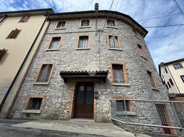casa indipendente in vendita a Vittorio Veneto