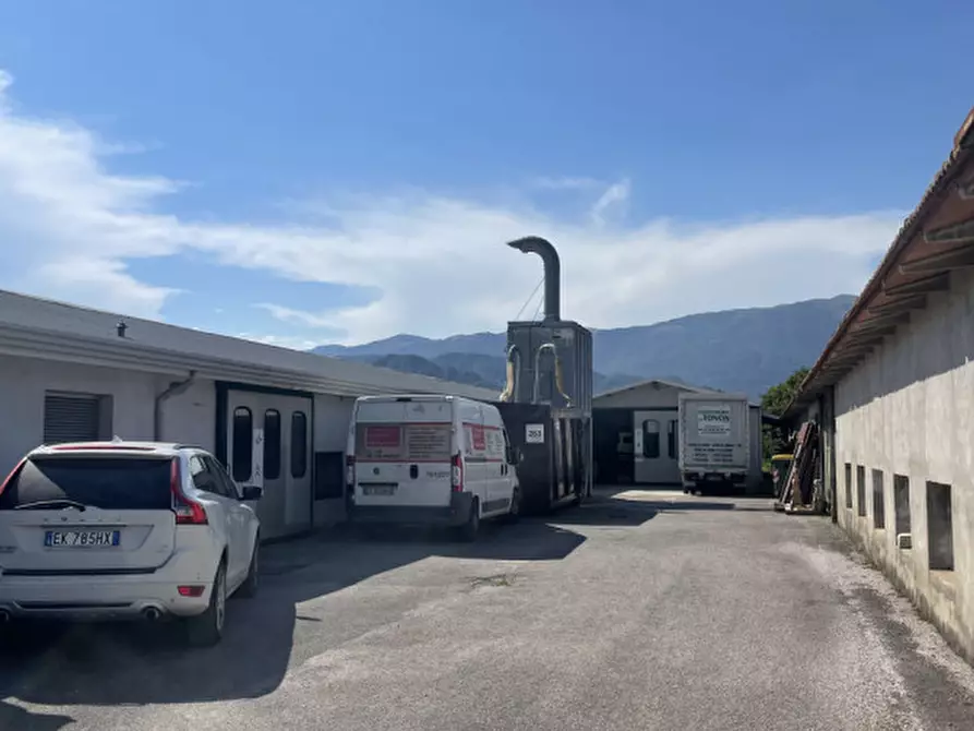 locale di sgombero in vendita a Vittorio Veneto