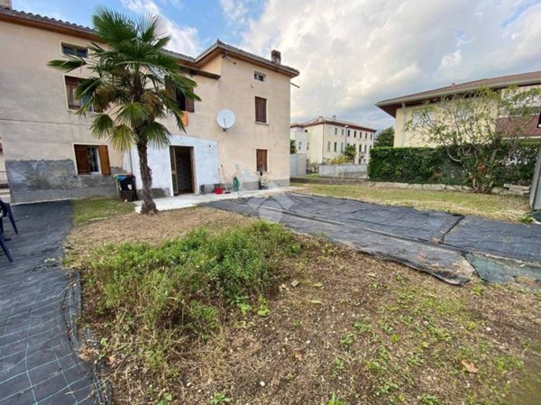 casa indipendente in vendita a Vittorio Veneto
