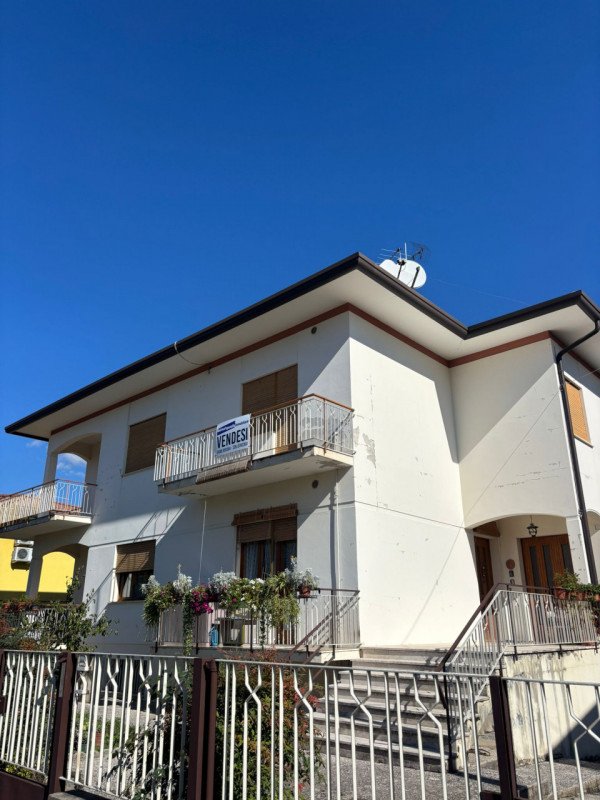 casa indipendente in vendita a Vittorio Veneto
