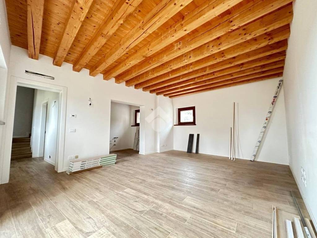 casa indipendente in vendita a Vittorio Veneto