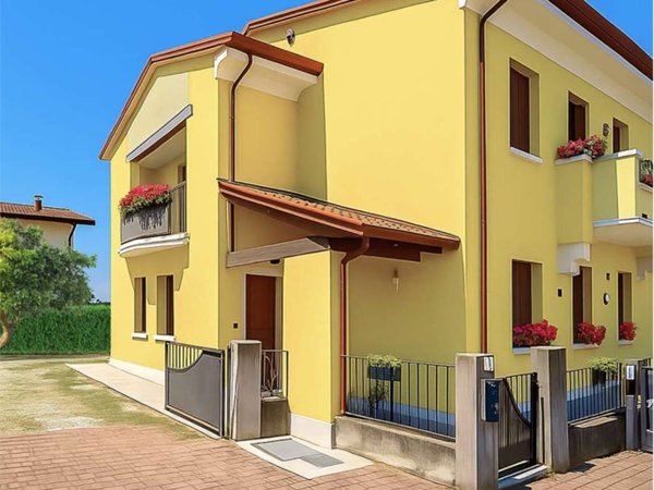 casa indipendente in vendita a Vittorio Veneto