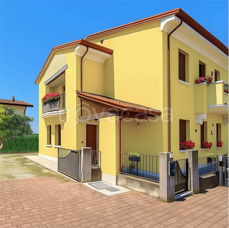 casa indipendente in vendita a Vittorio Veneto