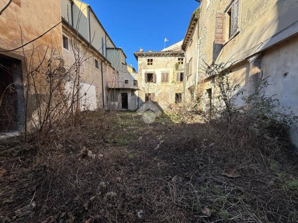 intera palazzina in vendita a Vittorio Veneto