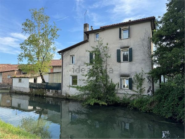 casa indipendente in vendita a Vittorio Veneto